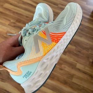 New Balance Women's Fresh Foam Tempo V1 Running Shoe 9.5